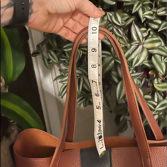 Vince Camuto - Picture 5 of 7